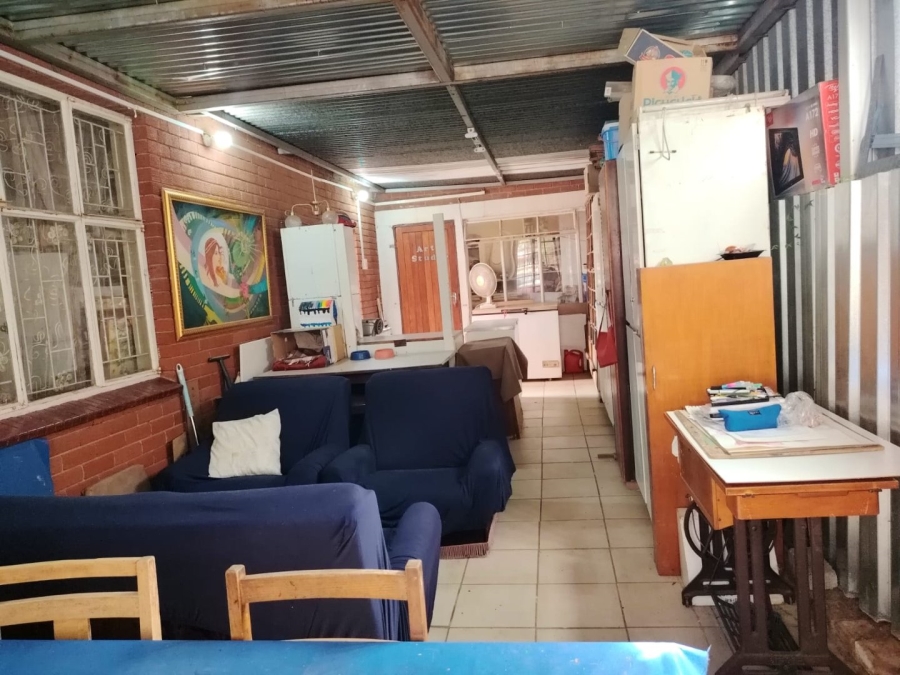 7 Bedroom Property for Sale in Generaal De Wet Free State